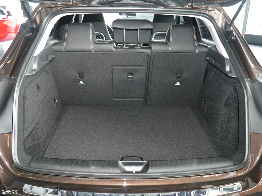 2017YGLA GLA 220 4MATIC r