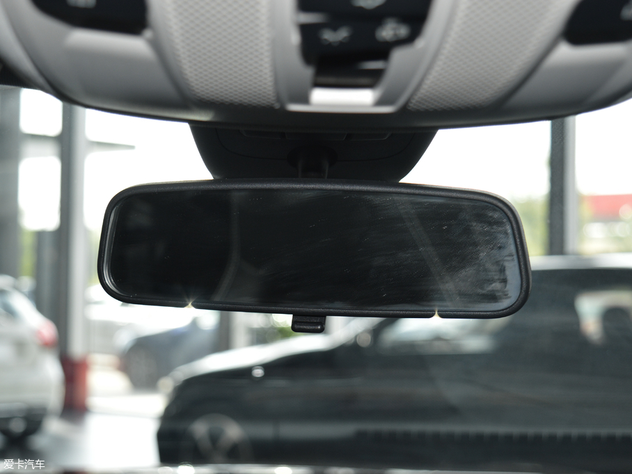 2017YGLA GLA 220 4MATIC r