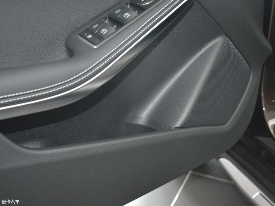 2017YGLA GLA 220 4MATIC r(sh)