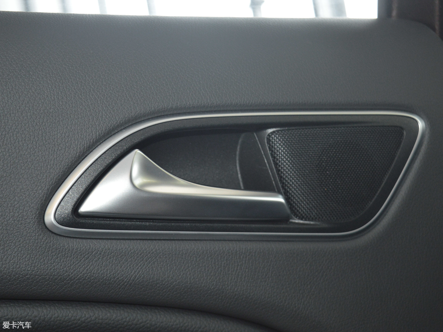 2017YGLA GLA 220 4MATIC r