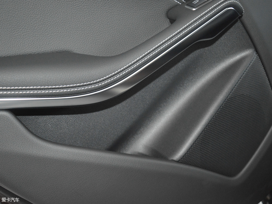 2017YGLA GLA 220 4MATIC r(sh)