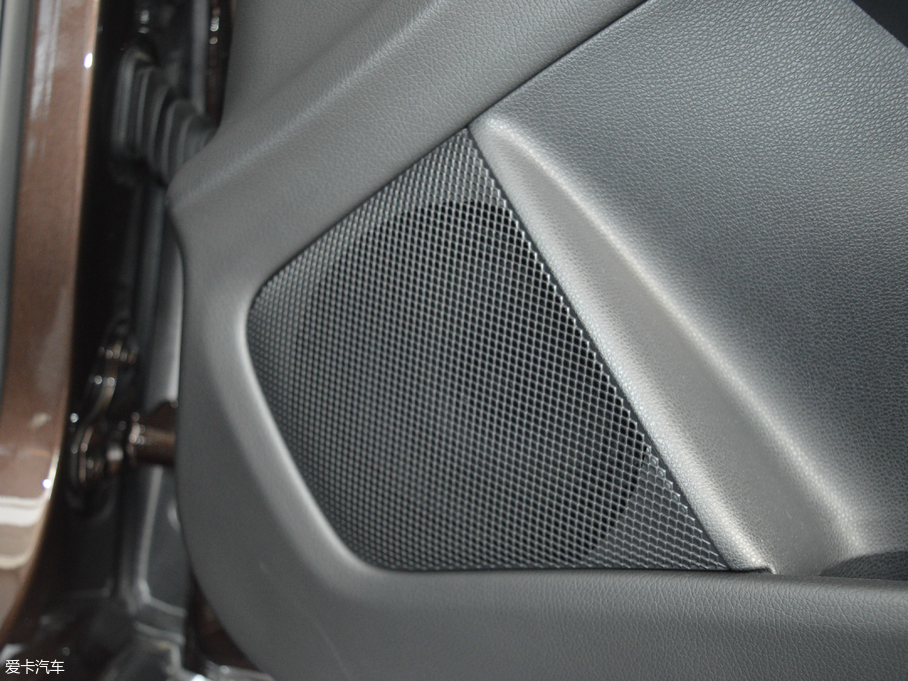 2017YGLA GLA 220 4MATIC r