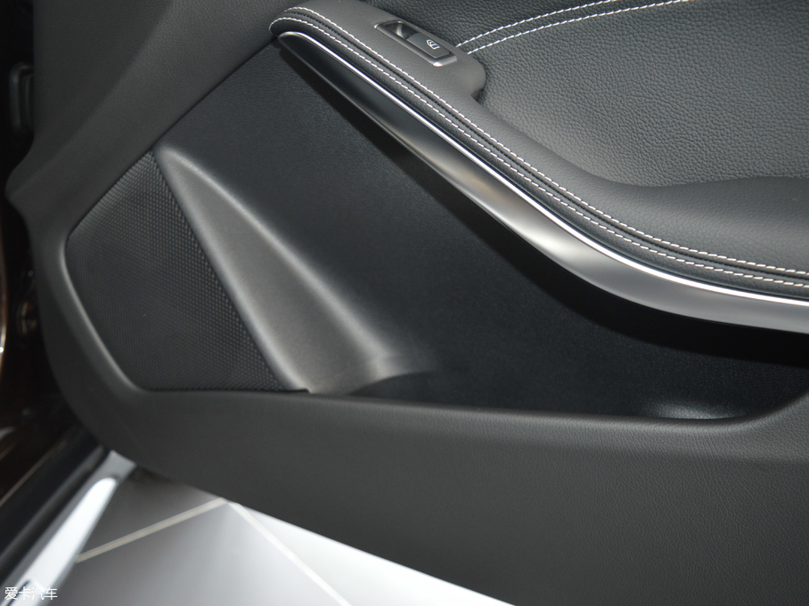 2017YGLA GLA 220 4MATIC r