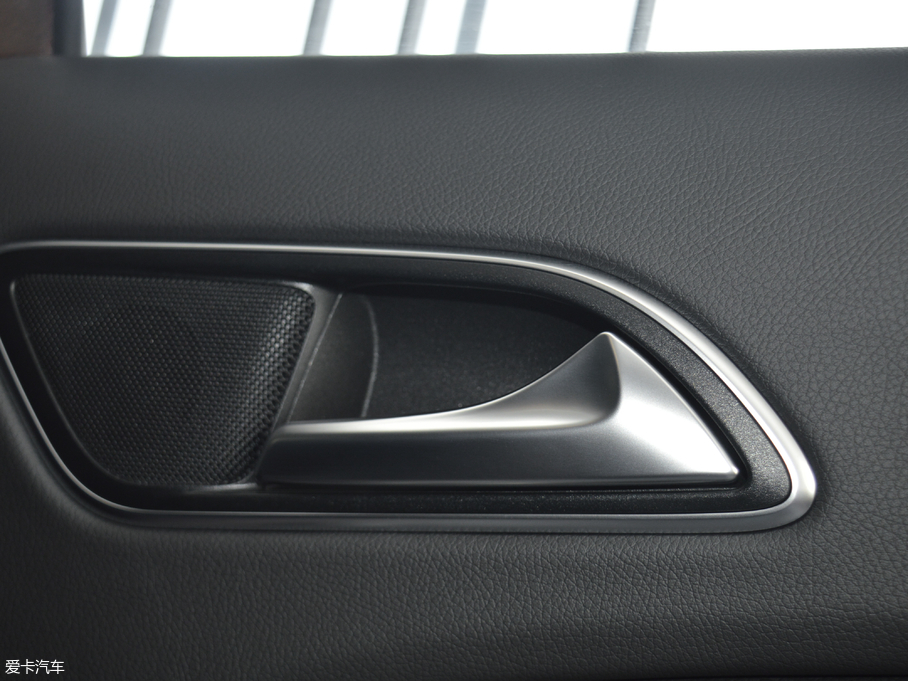 2017YGLA GLA 220 4MATIC r