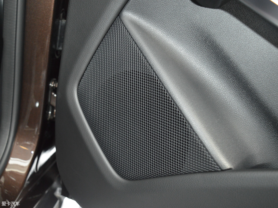 2017YGLA GLA 220 4MATIC r