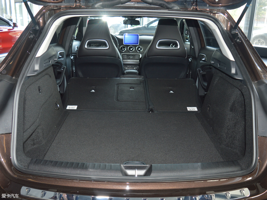 2017YGLA GLA 220 4MATIC r