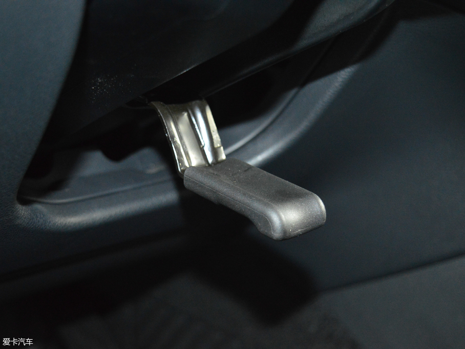 2017YGLA GLA 220 4MATIC r