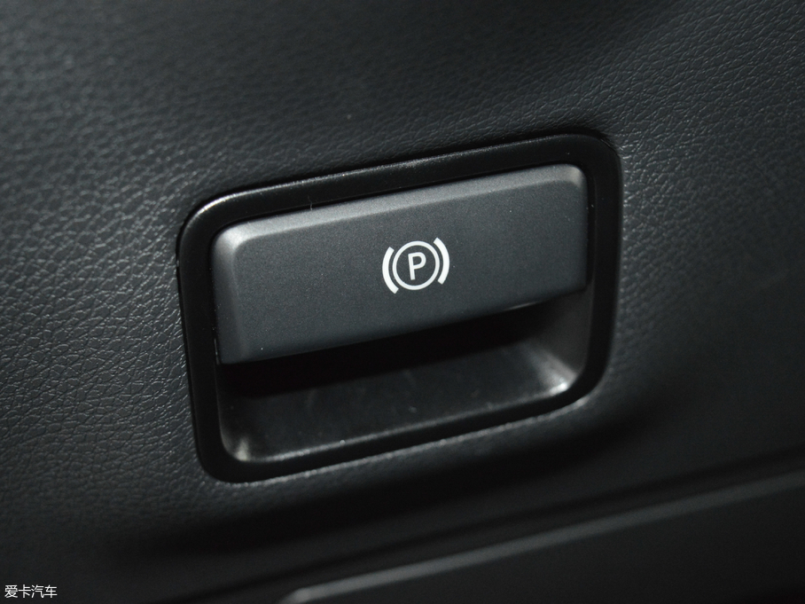 2017YGLA GLA 220 4MATIC r