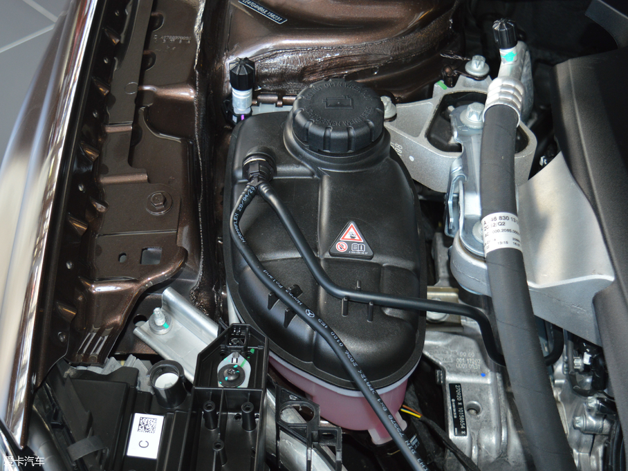 2017YGLA GLA 220 4MATIC r