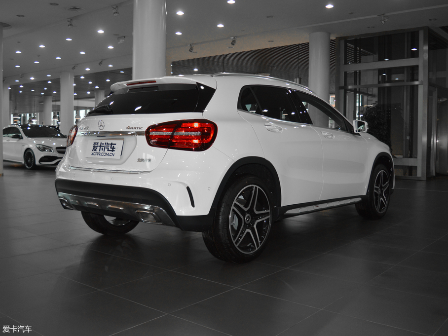 2017YGLA GLA 260 4MATIC \