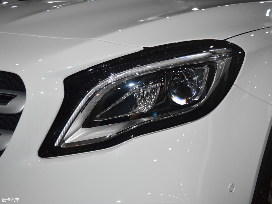 2017YGLA GLA 260 4MATIC \