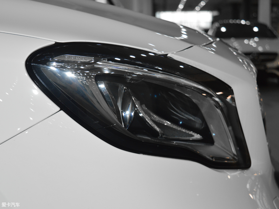 2017YGLA GLA 260 4MATIC \