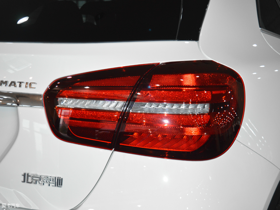 2017YGLA GLA 260 4MATIC \