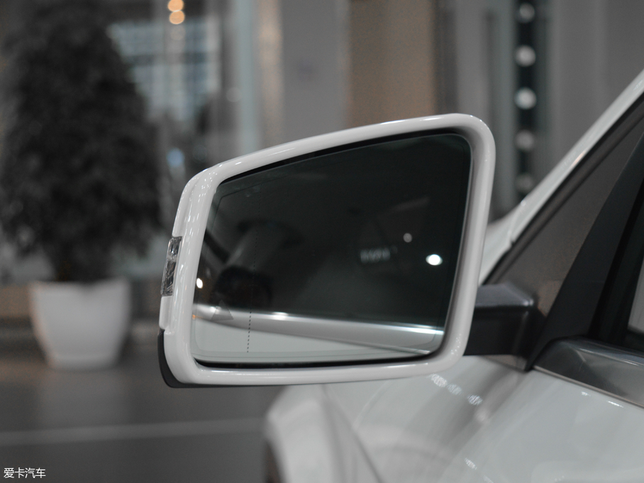 2017YGLA GLA 260 4MATIC \