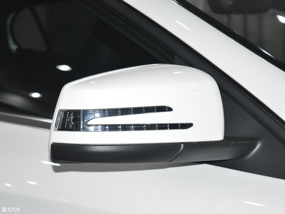 2017YGLA GLA 260 4MATIC \