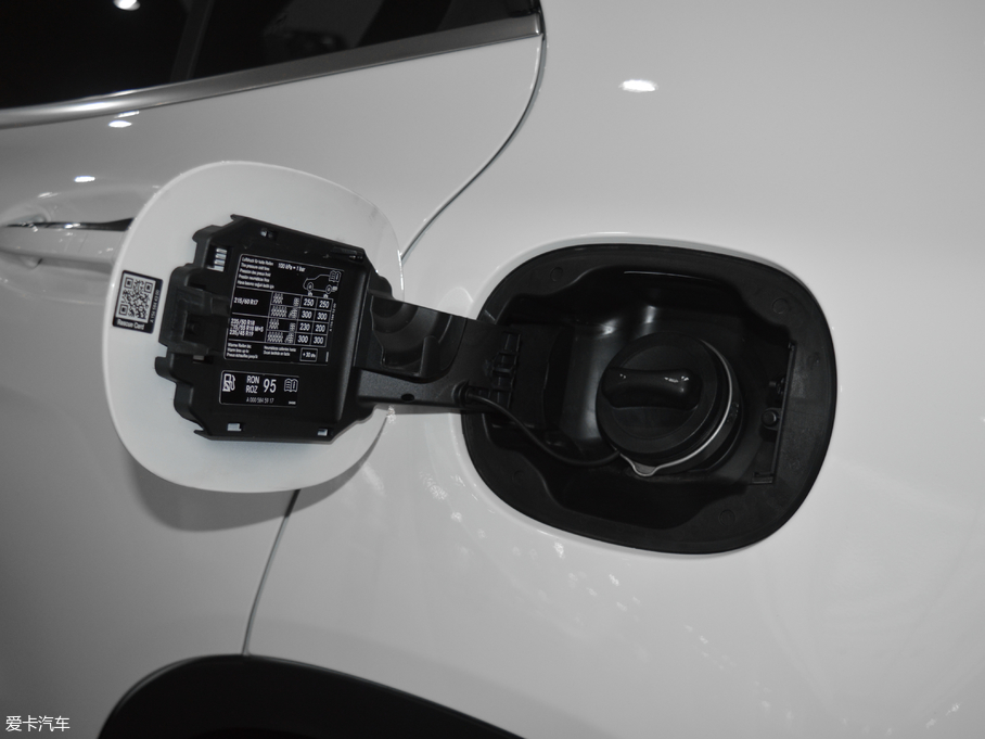 2017YGLA GLA 260 4MATIC \