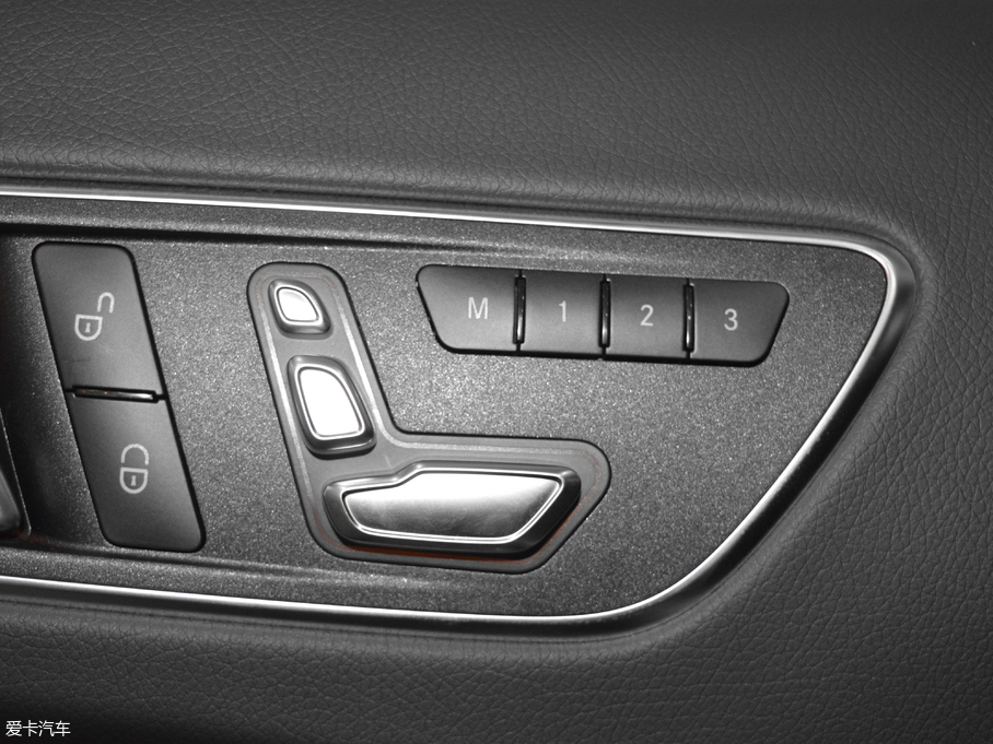 2017YGLA GLA 260 4MATIC \