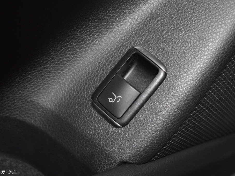 2017YGLA GLA 260 4MATIC \