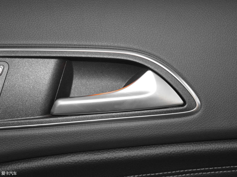 2017YGLA GLA 260 4MATIC \