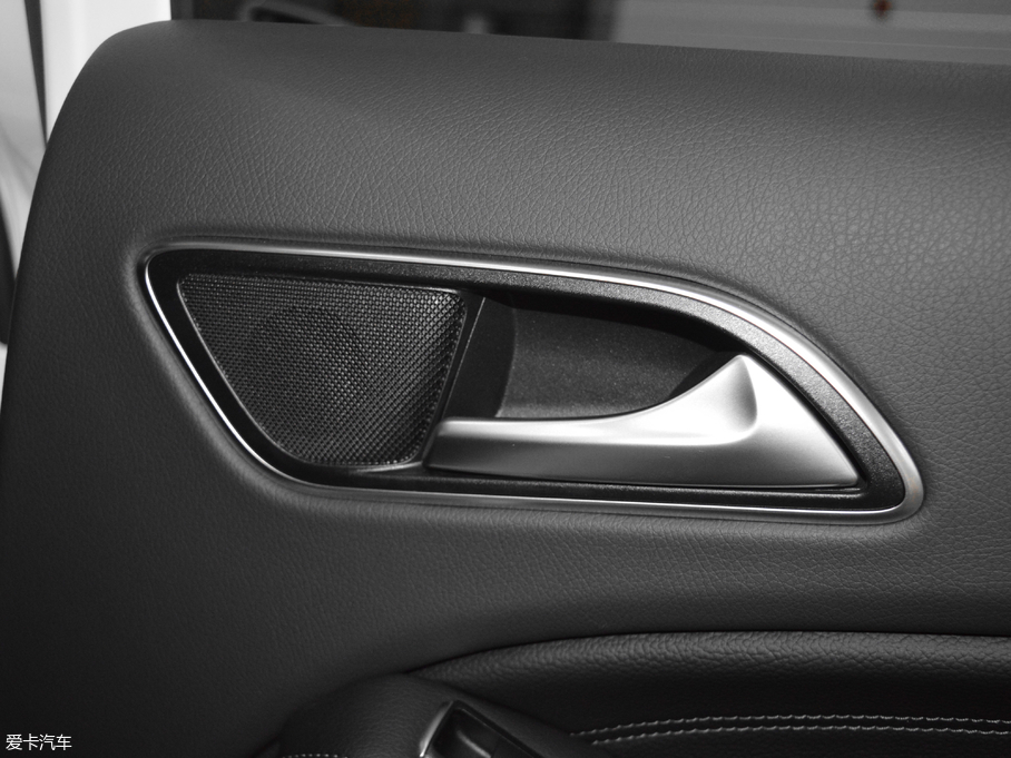 2017YGLA GLA 260 4MATIC \