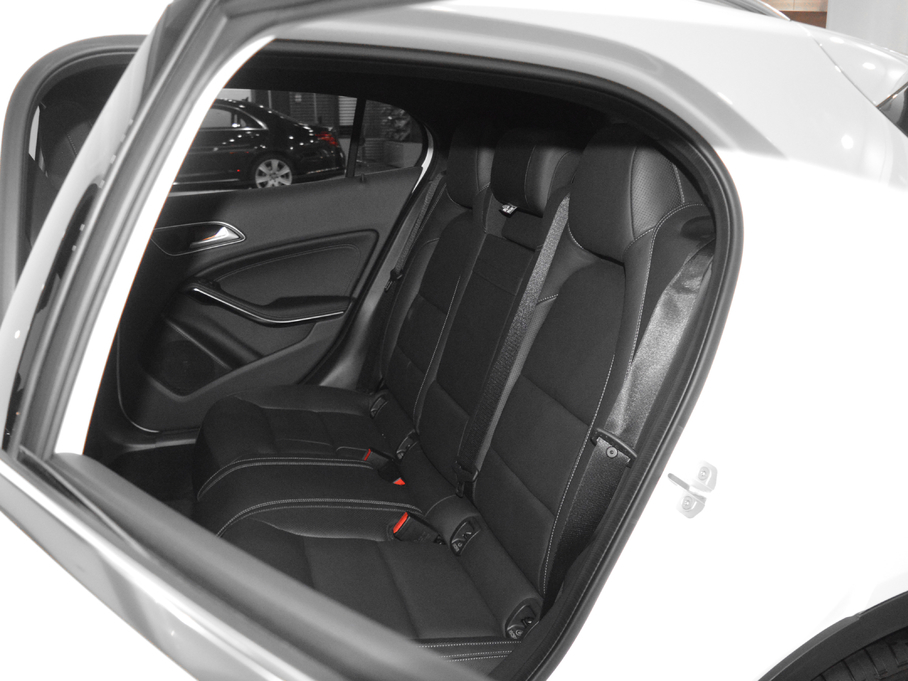 2017YGLA GLA 260 4MATIC \