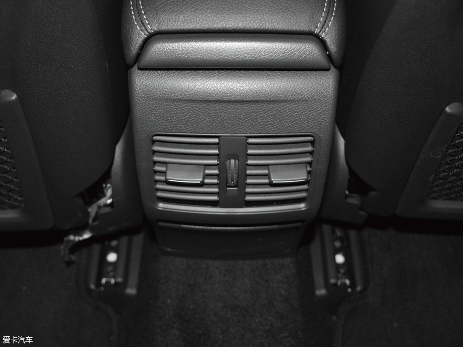 2017YGLA GLA 260 4MATIC \