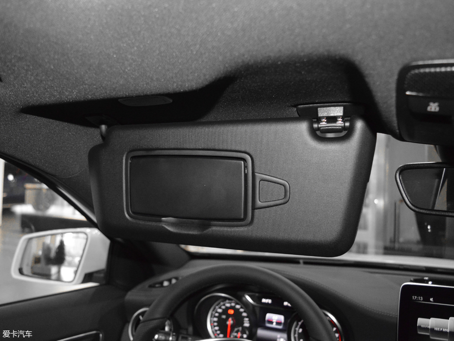 2017YGLA GLA 260 4MATIC \