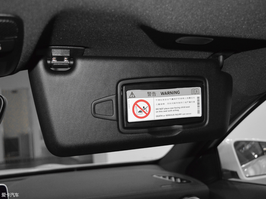 2017YGLA GLA 260 4MATIC \