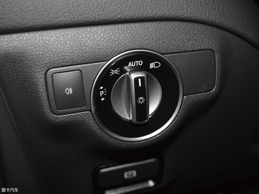 2017YGLA GLA 260 4MATIC \