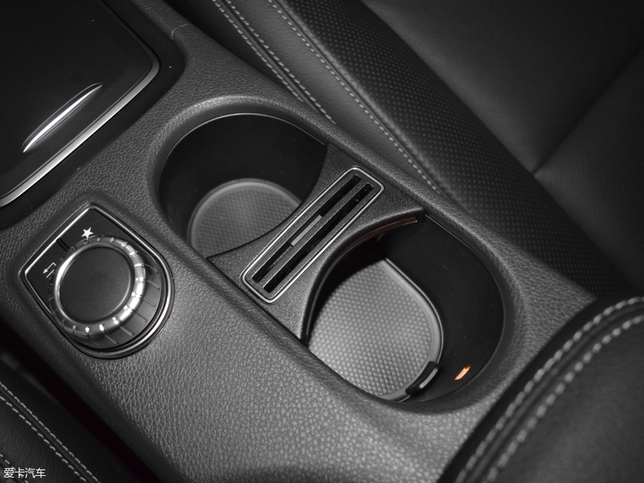 2017YGLA GLA 260 4MATIC \