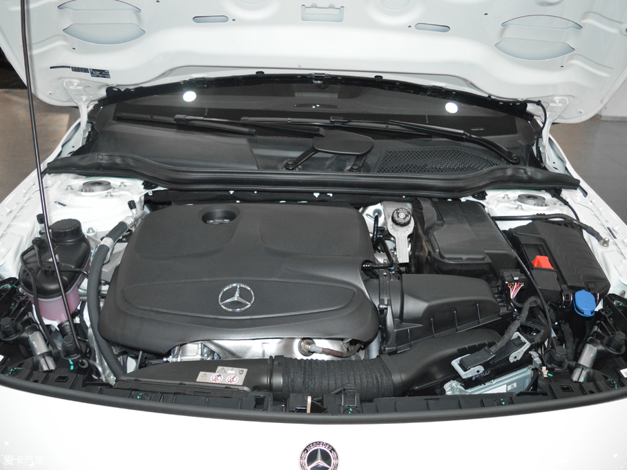 2017YGLA GLA 260 4MATIC \