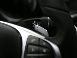 2017GLA 260 4MATIC \ п؅^