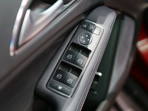 2017GLA 260 4MATIC \ п؅^