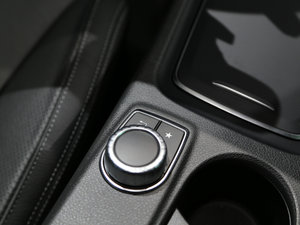 2017GLA 260 4MATIC \ п؅^