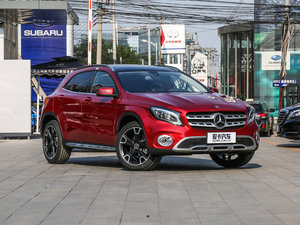 2017GLA 220 4MATIC r w^