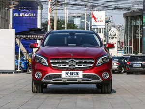 2017GLA 220 4MATIC r ^