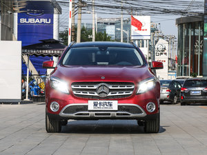 2017GLA 220 4MATIC r ^