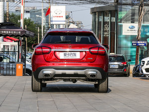 2017GLA 220 4MATIC r ^
