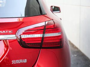 2017GLA 220 4MATIC r β