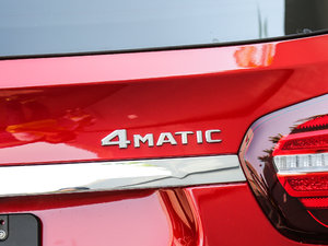 2017GLA 220 4MATIC r ^