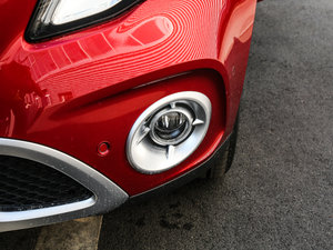 2017GLA 220 4MATIC r ^