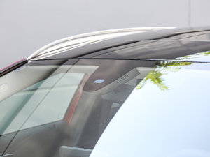 2017GLA 220 4MATIC r ^