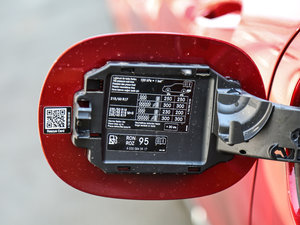 2017GLA 220 4MATIC r ^