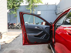 2017GLA 220 4MATIC r {λ܇T