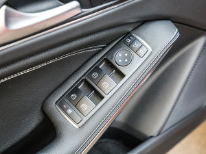 2017GLA 220 4MATIC r {܇ƅ^	