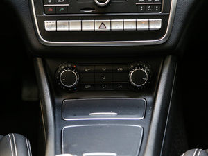 2017GLA 220 4MATIC r(sh) {(dio){(dio)(ji)