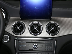 2017GLA 220 4MATIC A {(dio)L