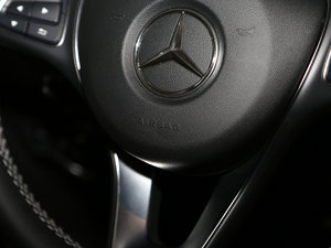 2017GLA 220 4MATIC A п؅^