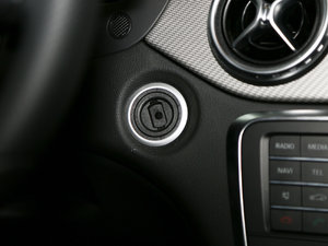 2017GLA 220 4MATIC A п؅^