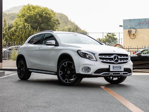 2017GLA 220 4MATIC r w^